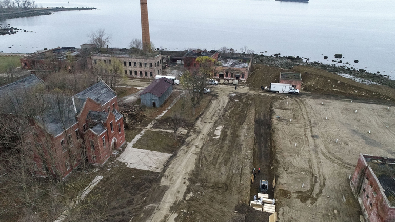 ΗΠΑ-Covid-19: Αζήτητα θύματα ενταφιάζονται στο νησί Χαρτ της Νέας Υόρκης