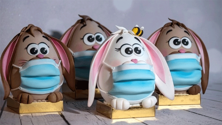 Τα σοκολατένια πασχαλινά λαγουδάκια φορούν μάσκες για να στηρίξουν τους επαγγελματίες υγείας