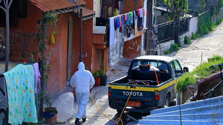 «Κλεφτόπολεμος» με εκατοντάδες Ρομά που διασκορπίστηκαν σε κοντινά χωριά της Λάρισας