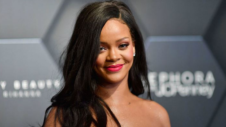 Η Rihanna δωρίζει 2,1 εκατ. δολάρια σε θύματα ενδοοικογενειακής βίας εν μέσω καραντίνας