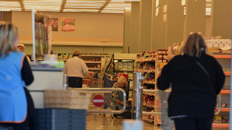 Ανοιχτά τα καταστήματα λόγω Πάσχα –Το εορταστικό ωράριο για την Μεγάλη Εβδομάδα