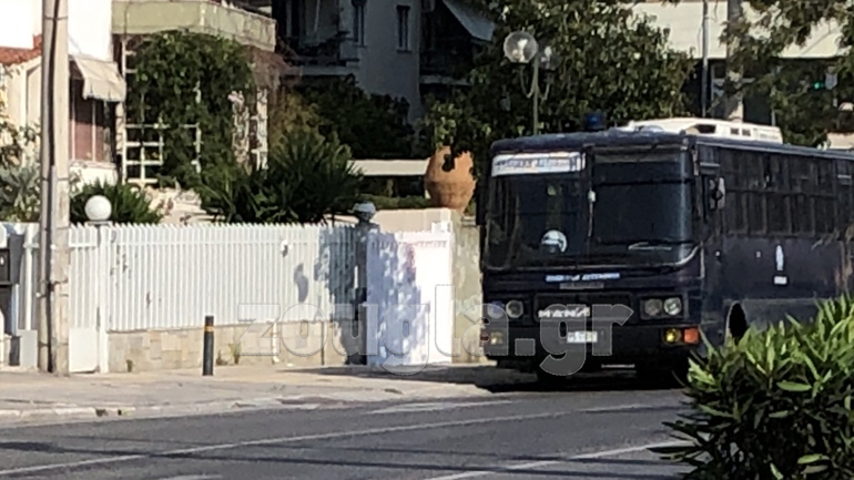 Τα ΜΑΤ… ετοιμοπόλεμα στον Φλοίσβο! Τα ΜΑΤ… ετοιμοπόλεμα στον Φλοίσβο!