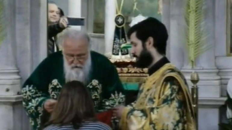 Θεία κοινωνία και στον Ι.Ν Αγίου Σπυρίδωνος στην Κέρκυρα!