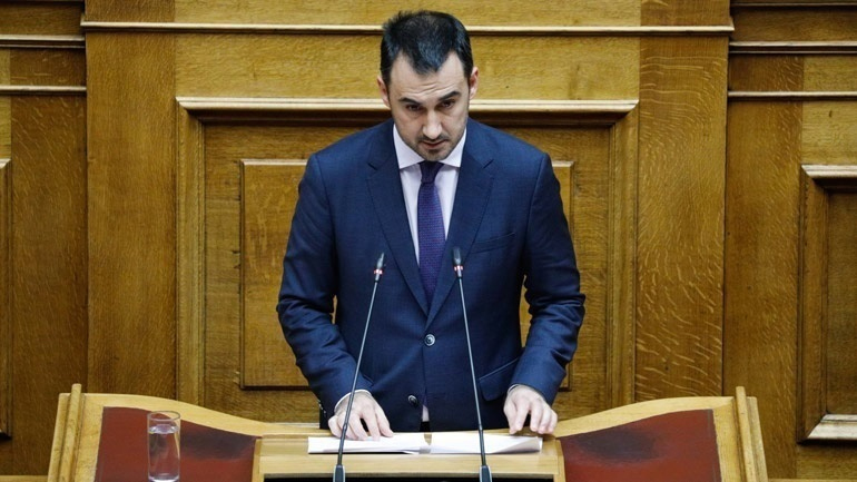 Χαρίτσης: Η κυβέρνηση να διαβάσει το πρόγραμμα του ΣΥΡΙΖΑ χωρίς τα μικροκομματικά γυαλιά της