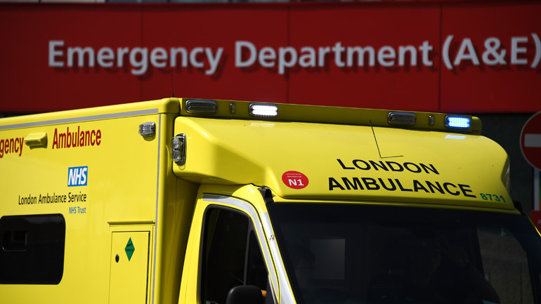 Βρετανία: 717 άνθρωποι έχασαν τη ζωή τους από τον κορωνοϊό τις τελευταίες 24 ώρες