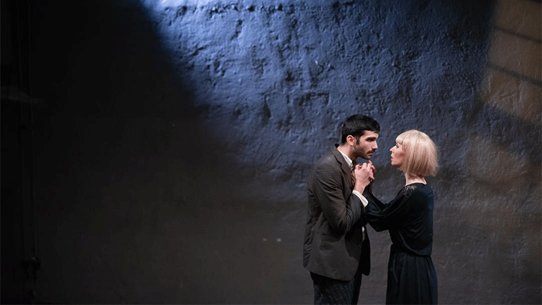 Online η παράσταση «Ιστορία Έρωτα και Αναρχίας» της Λίνα Βερτμίλερ