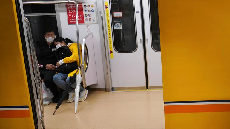 Μειώθηκαν κατά 38% οι επιβάτες στο μετρό του Τόκιο λόγω κορωνοϊού Μειώθηκαν κατά 38% οι επιβάτες στο μετρό του Τόκιο λόγω κορωνοϊού