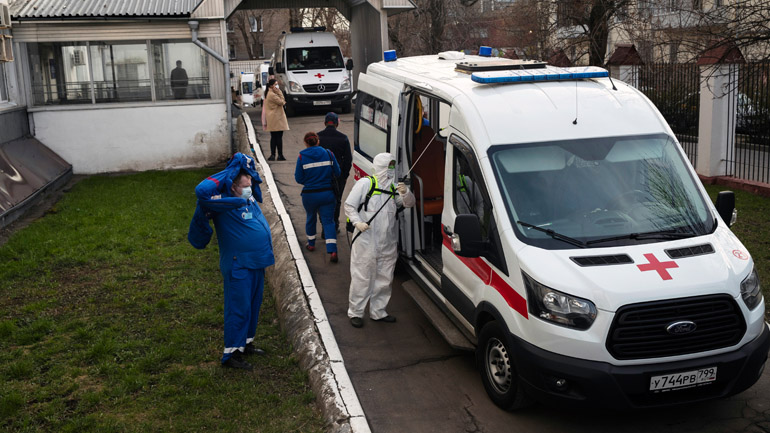 Στη Ρωσία περισσότεροι από 240 ασθενείς με κορωνοϊό είναι διασωληνωμένοι Στη Ρωσία περισσότεροι από 240 ασθενείς με κορωνοϊό είναι διασωληνωμένοι