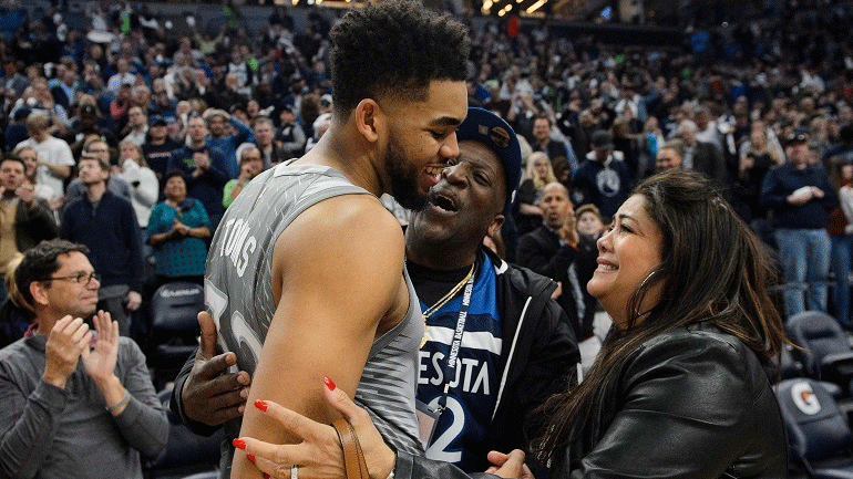 ΝΒΑ: Πέθανε από τον κορωνοϊό η μητέρα του Άντονι Τάουνς