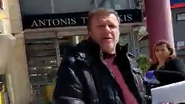 Κράξιμο σε αγενή δημοσιογράφο που δεν σέβεται την προτεραιότητα