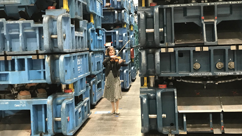 Ξεκινά σε λίγες ώρες η συναυλία μέσα από το εργοστάσιο της Audi