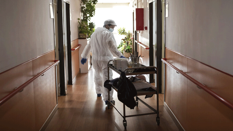 Ισπανία: 3.045 νέα κρούσματα και 567 νεκροί