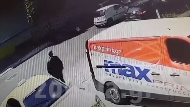 Βίντεο ντοκουμέντο: Κλέφτης παραβίασε ταξί στο περιστέρι