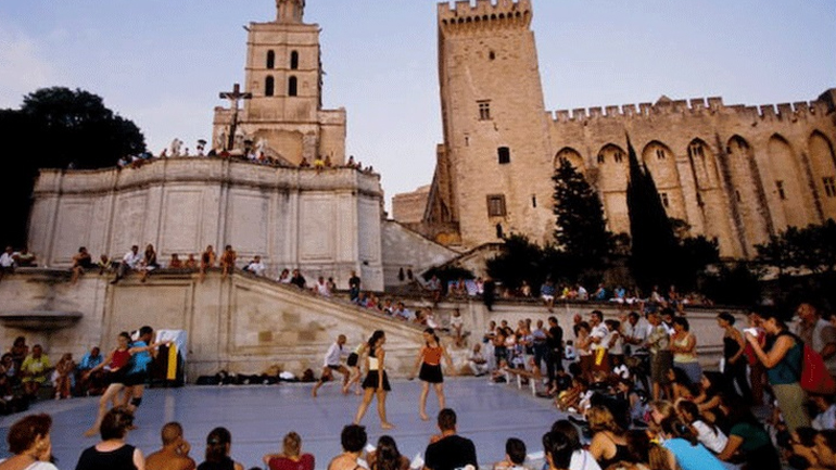 Ακυρώθηκε το φετινό Φεστιβάλ της Αβινιόν λόγω κορωνοϊού