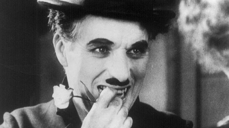 131 χρόνια από τη γέννηση του Τ. Τσάπλιν: Η  ζωή του, τα πολιτικά του μηνύματα, η θλιμμένη του ματιά