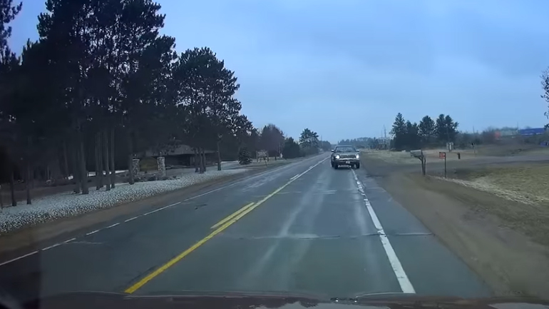 Τον πήρε ο ύπνος στο τιμόνι! Τον πήρε ο ύπνος στο τιμόνι!