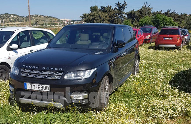 Το Σάββατο 11 Απριλίου έκλεψαν από τη περιοχή Βούλα το συγκεκριμένο Range Rover