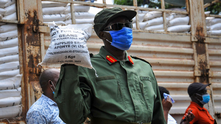 Πολλές χώρες της κεντρικής Αφρικής επέβαλαν την υποχρεωτική χρήση μάσκας