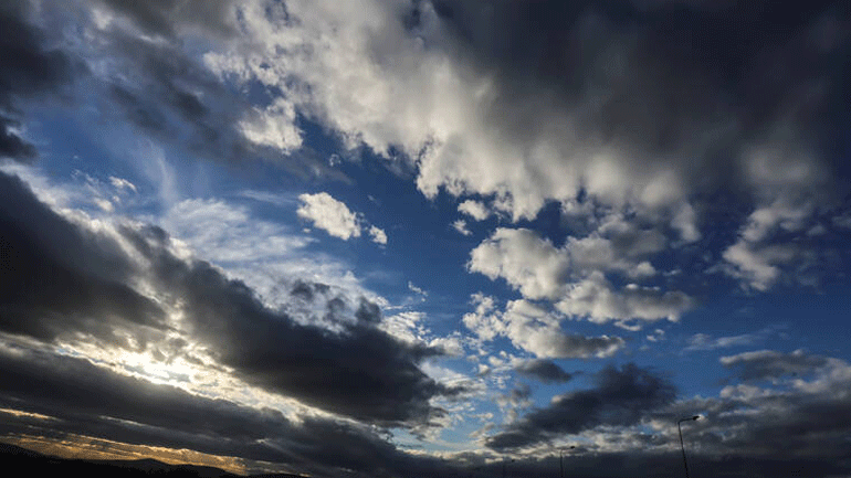 Μ. Τετάρτη: Θυελλώδεις άνεμοι και χαμηλές θερμοκρασίες στα ορεινά
