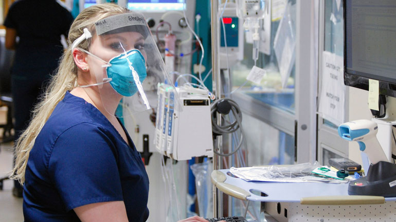 Βρετανίδα 106 ετών νίκησε τον νέο κορωνοϊό