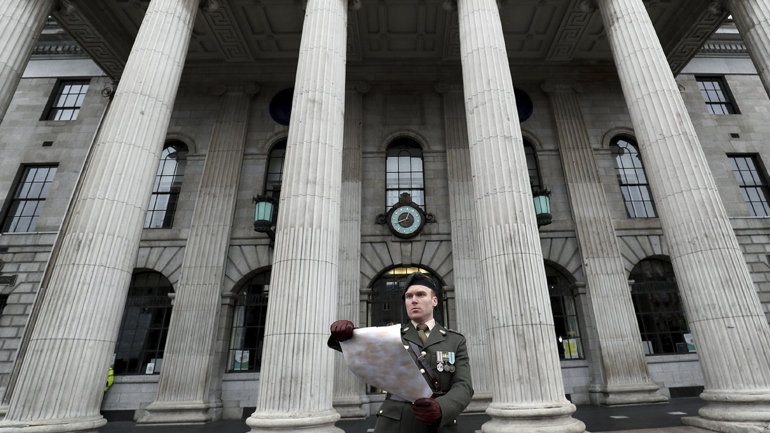 Ιρλανδία: Τα ενισχυμένα σημεία ελέγχου λόγω κορωνοϊού βοήθησαν την αστυνομία να κατασχέσει ναρκωτικά και όπλα