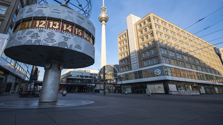 Ανοίγουν τα μεγάλα εμπορικά καταστήματα στη Γερμανία – Παράταση μέτρων για τα υπόλοιπα