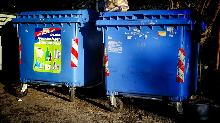 Ηράκλειο: Έκκληση προς τους πολίτες να μη ρίχνουν χρησιμοποιημένα γάντια και μάσκες στους μπλε κάδους