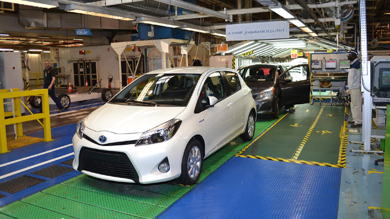 Βάζει μπροστά τις μηχανές και η Toyota