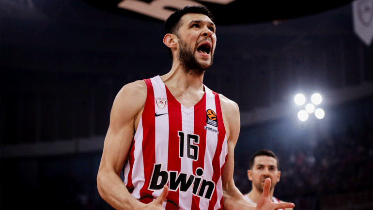 Παπανικολάου: «Οικογένειά μου ο Ολυμπιακός»