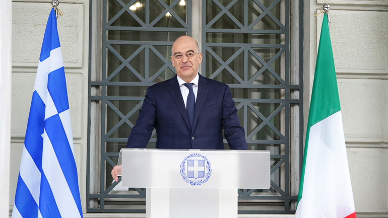 Μήνυμα για τη σημασία της αλληλεγγύης από τον Δένδια