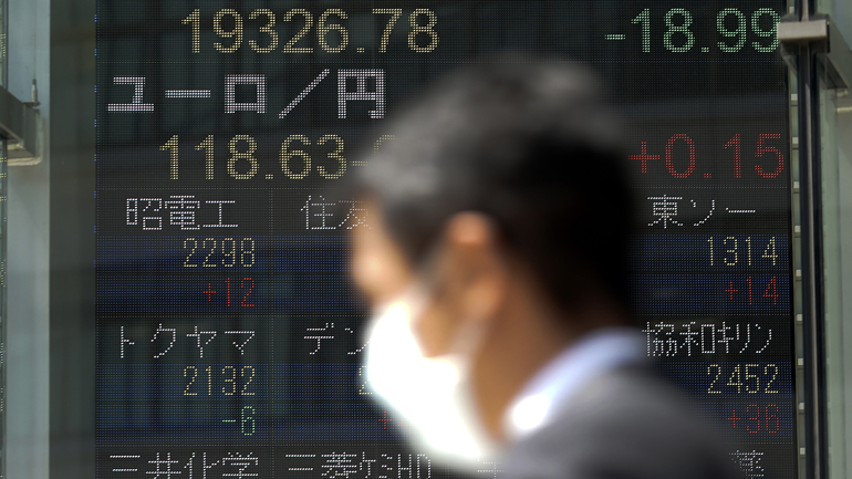 Πτώση των δεικτών στο αρχικό στάδιο των συναλλαγών στο Nikkei