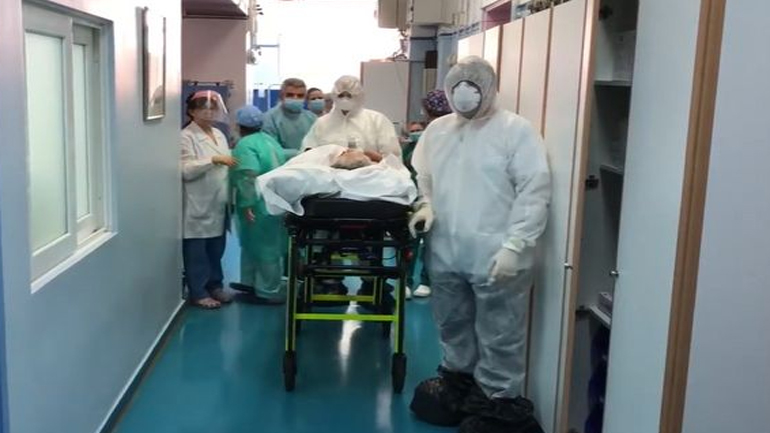 Συγκινητικό βίντεο στο «Σωτηρία»: Το χειροκρότημα σε ασθενή που αποσωληνώθηκε