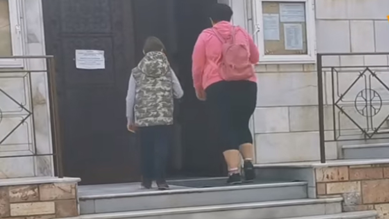 Άνοιξε εκκλησία στους Αμπελόκηπους – Πιστοί προσκύνησαν και σε Ναό της Καλαμαριάς