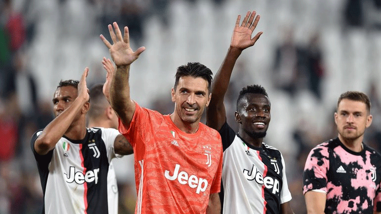 Aνανεώνει για ακόμη ένα χρόνο με τη Γιουβέντους ο Μπουφόν