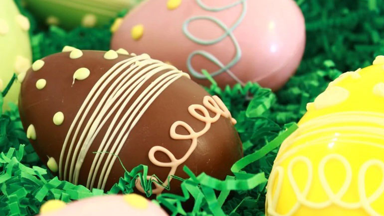 Φτιάξτε σοκολατένια αβγά με τα χεράκια σας!