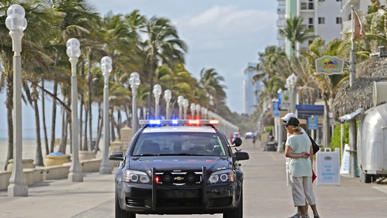 Συνελήφθη 62χρονος στη Φλόριντα που απείλησε να πυροβολήσει πελάτες σε σούπερ μάρκετ επειδή δεν φορούσαν μάσκα