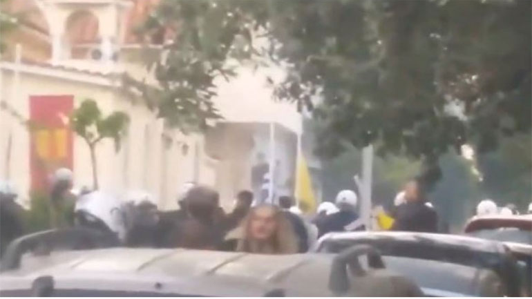 Ελεύθεροι οι συλληφθέντες έξω από εκκλησία στον Κορυδαλλό – Ορίστηκε δικάσιμος για τις 23 Νοεμβρίου