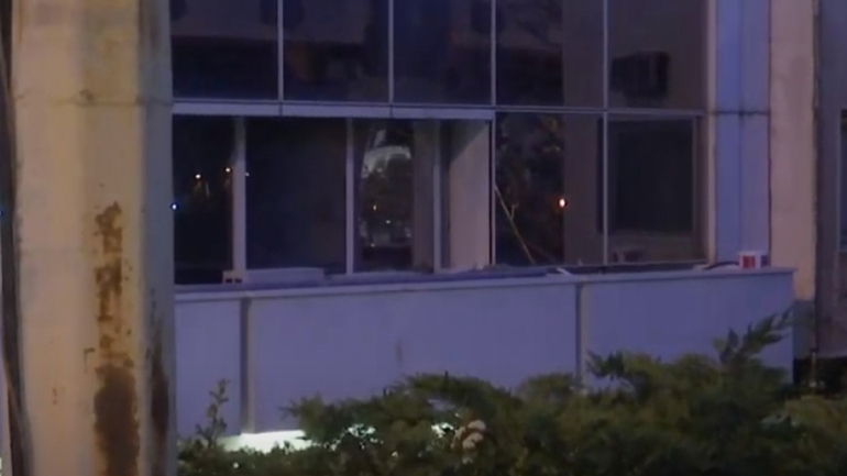 Επίθεση με μολότοφ στον ΣΚΑΪ τα ξημερώματα