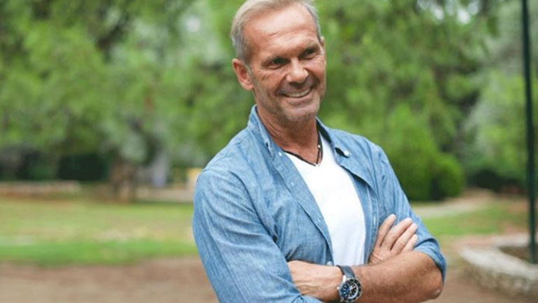 Πέτρος Κωστόπουλος: Μας δείχνει πώς περνάει τον χρόνο του στην καραντίνα