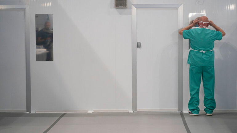 Βρετανία: Στους 15.464 αυξήθηκαν οι νεκροί στα νοσοκομεία