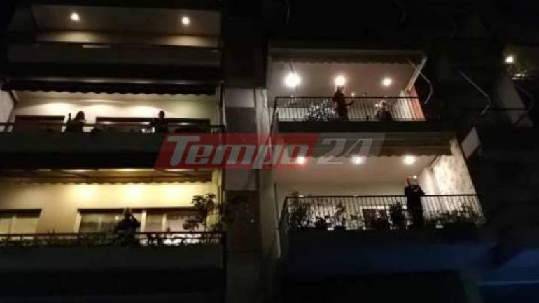 Πάτρα: Έψαλλαν το «Χριστός Ανέστη» στα μπαλκόνια