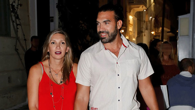 Φανή Χαλκιά – Λούης Καραμάνος: Δημοσίευσαν την πρώτη φωτογραφία του νεογέννητου γιου τους