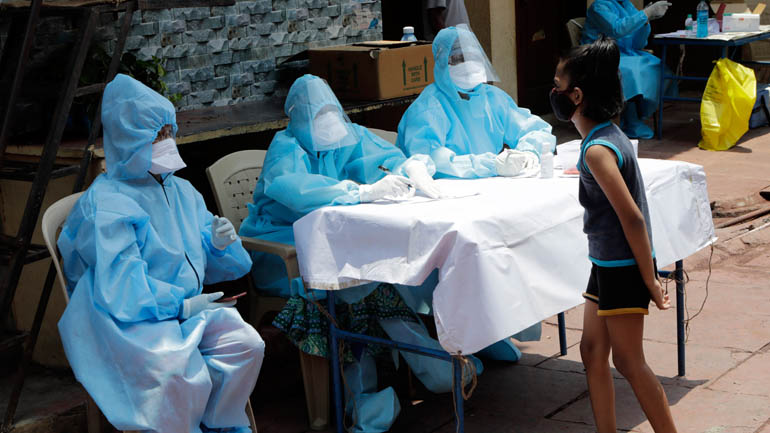 Κορωνοϊός: Ξεπέρασαν τους 500 οι νεκροί και τα 15.000 τα κρούσματα στην Ινδία Κορωνοϊός: Ξεπέρασαν τους 500 οι νεκροί και τα 15.000 τα κρούσματα στην Ινδία