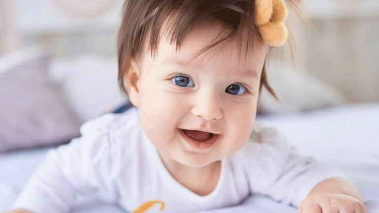 Υπάρχουν μωρά που κοιμούνται με ανοιχτά τα μάτια – Γιατί συμβαίνει αυτό;