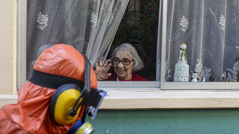 Covid-19: Ανησυχία για την ψυχική υγεία των πολιτών καθώς παρατείνεται η καραντίνα