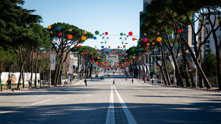 Αλβανία: Επανακινείται η οικονομική δραστηριότητα σε 660 τομείς