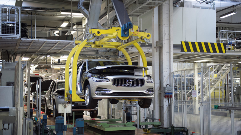 Άνοιξαν τα εργοστάσια της Volvo