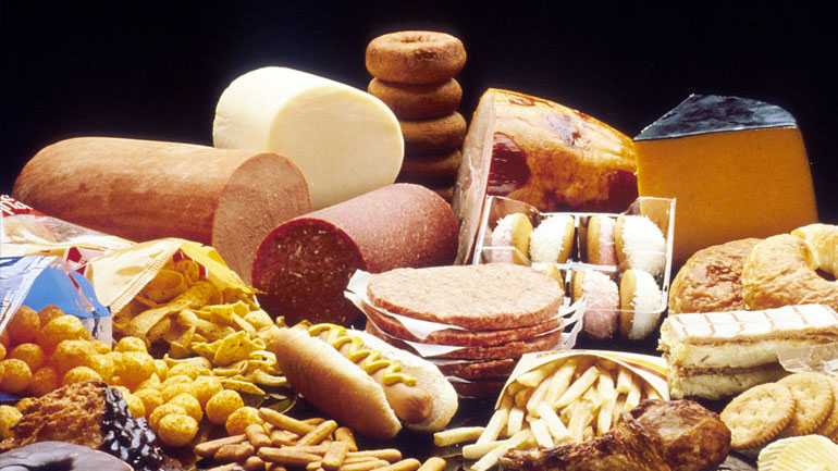 Οι 18 τροφές που και θα σε χαλάσουν και θα σε εθίσουν