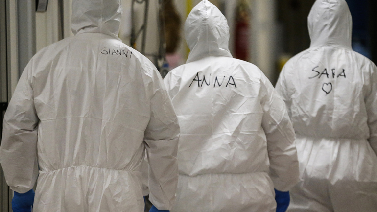 Πάνω από 2.500.000 τα κρούσματα κορωνοϊού σε όλο τον κόσμο