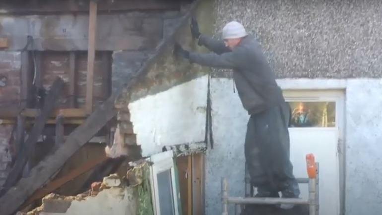 Όταν ο τοίχος σε εκδικείται…